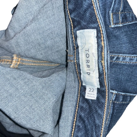 Torrid blue denim jean stretch shorts plus size 22 3X - Picture 3 of 3